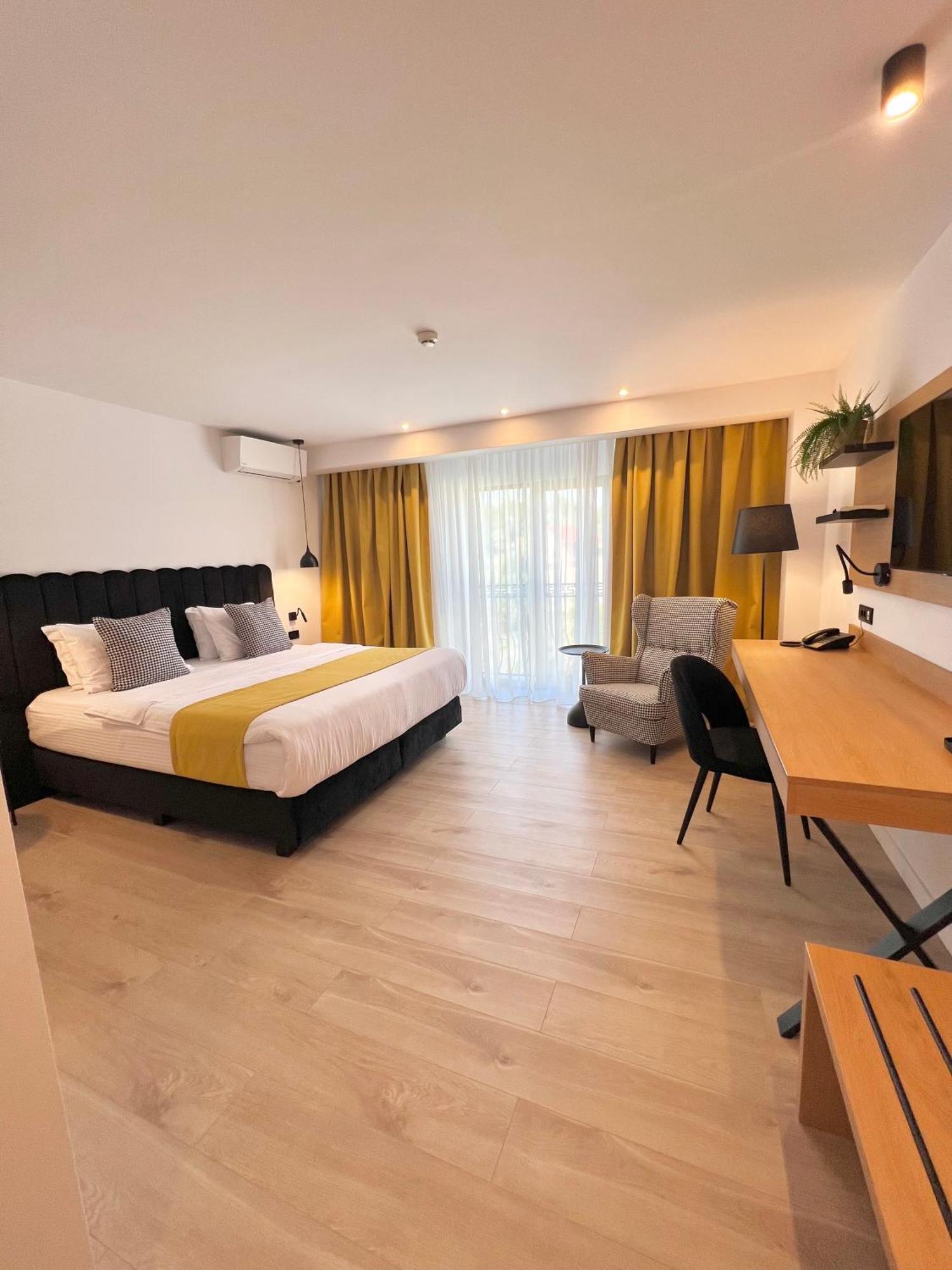 Krystal Boutique Mansion Otel Hunedoara Dış mekan fotoğraf
