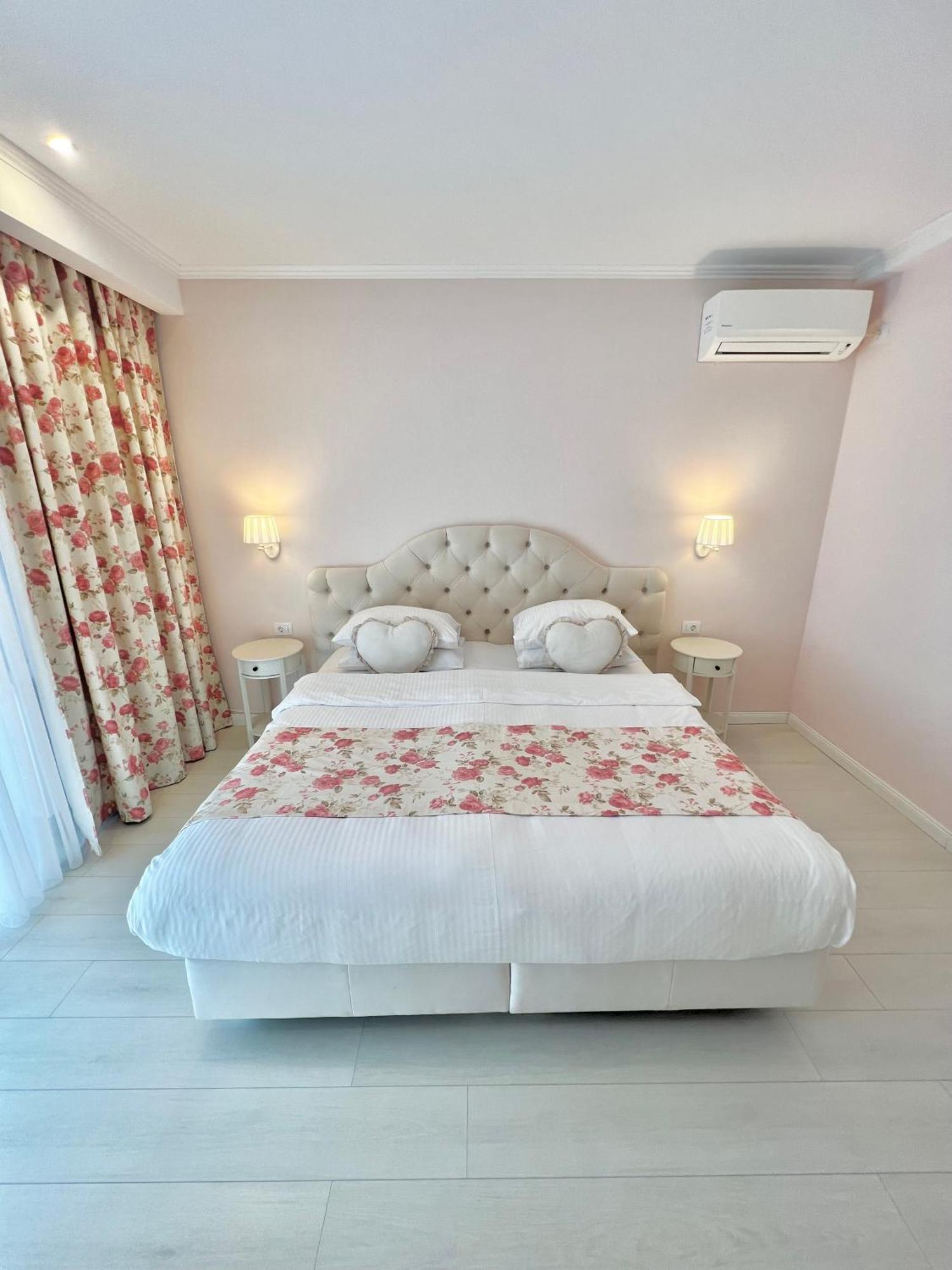 Krystal Boutique Mansion Otel Hunedoara Dış mekan fotoğraf