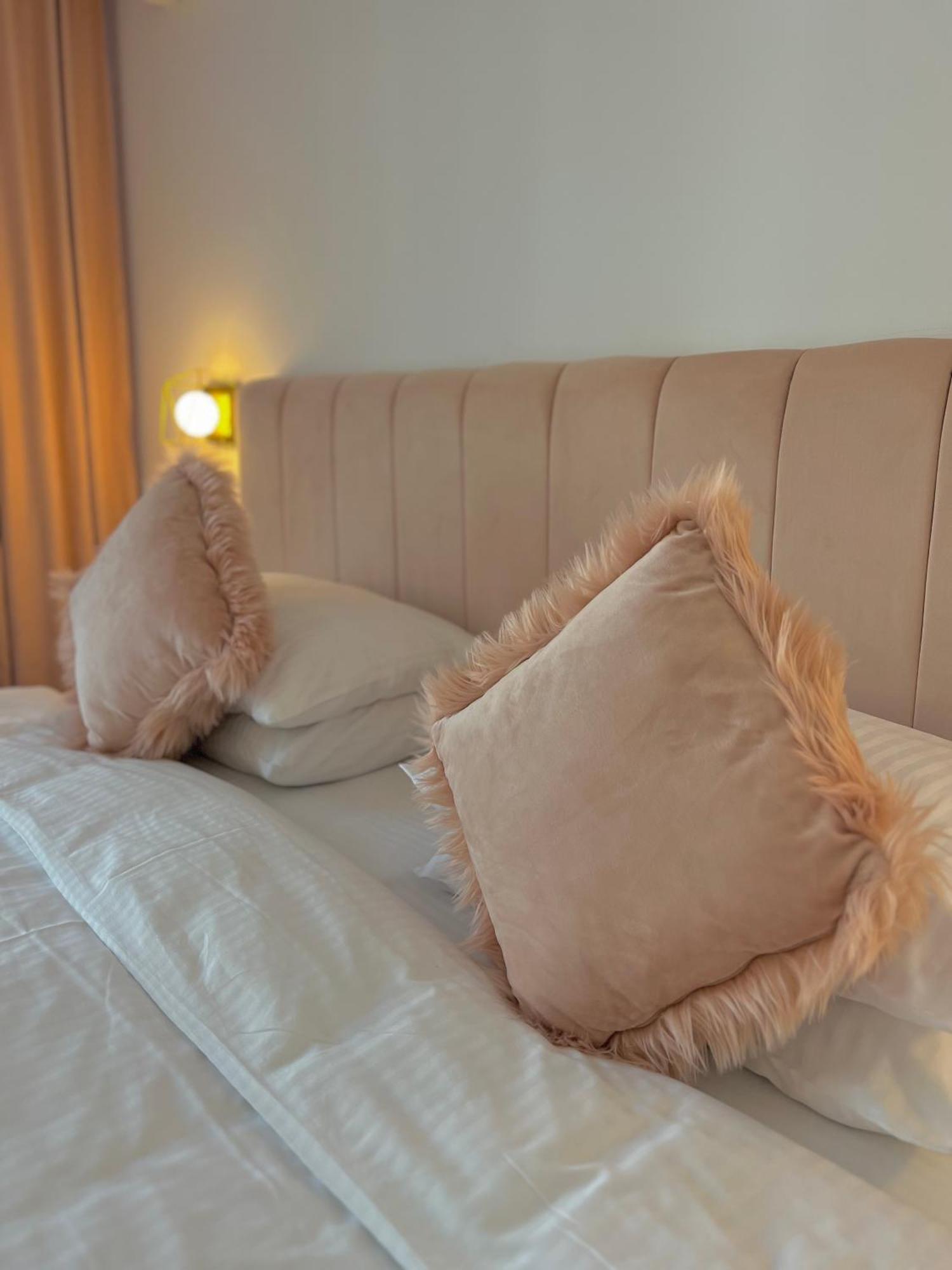 Krystal Boutique Mansion Otel Hunedoara Dış mekan fotoğraf