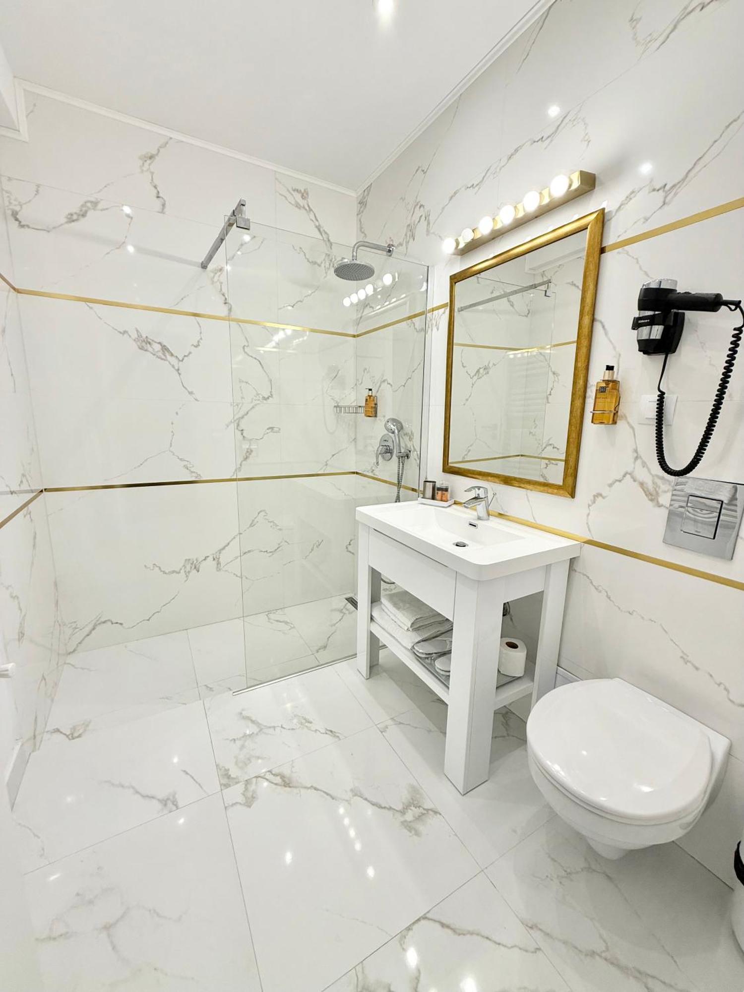Krystal Boutique Mansion Otel Hunedoara Dış mekan fotoğraf