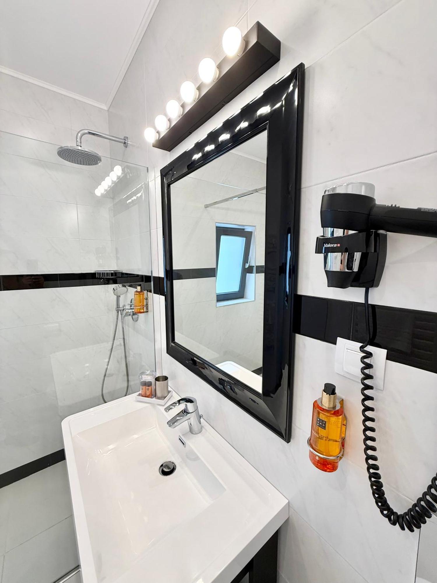 Krystal Boutique Mansion Otel Hunedoara Dış mekan fotoğraf