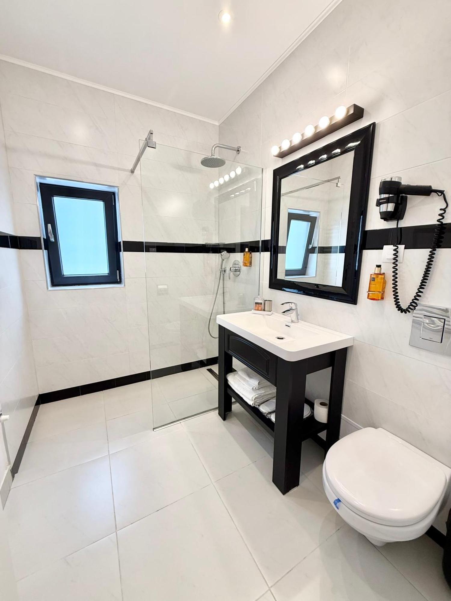 Krystal Boutique Mansion Otel Hunedoara Dış mekan fotoğraf