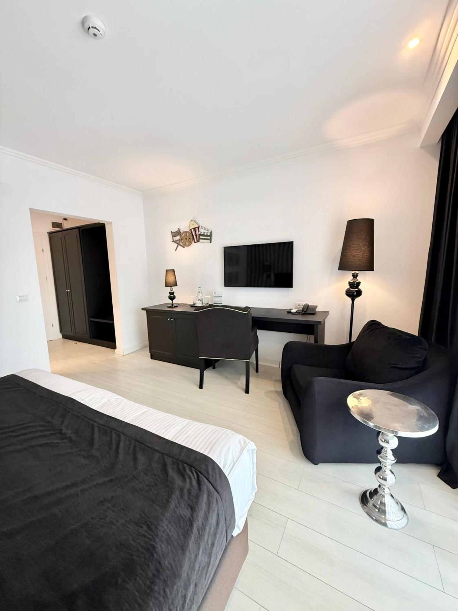 Krystal Boutique Mansion Otel Hunedoara Dış mekan fotoğraf