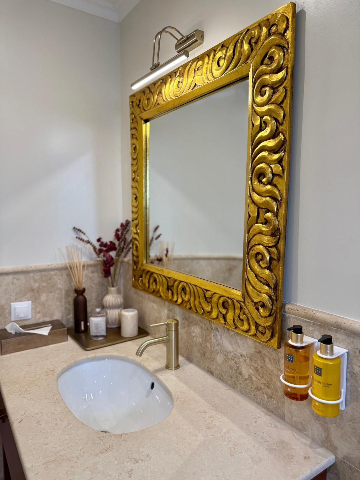 Krystal Boutique Mansion Otel Hunedoara Dış mekan fotoğraf