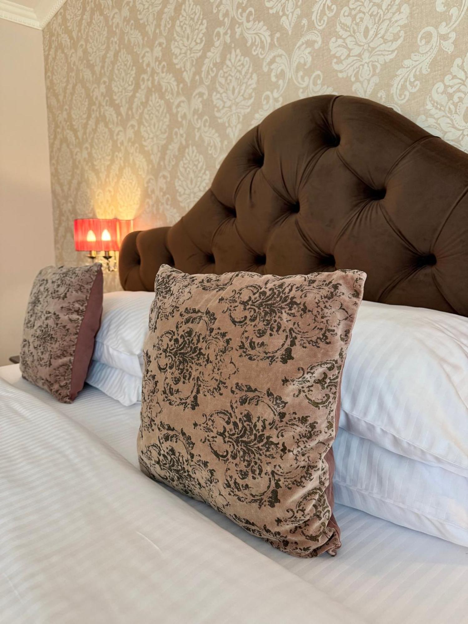 Krystal Boutique Mansion Otel Hunedoara Dış mekan fotoğraf