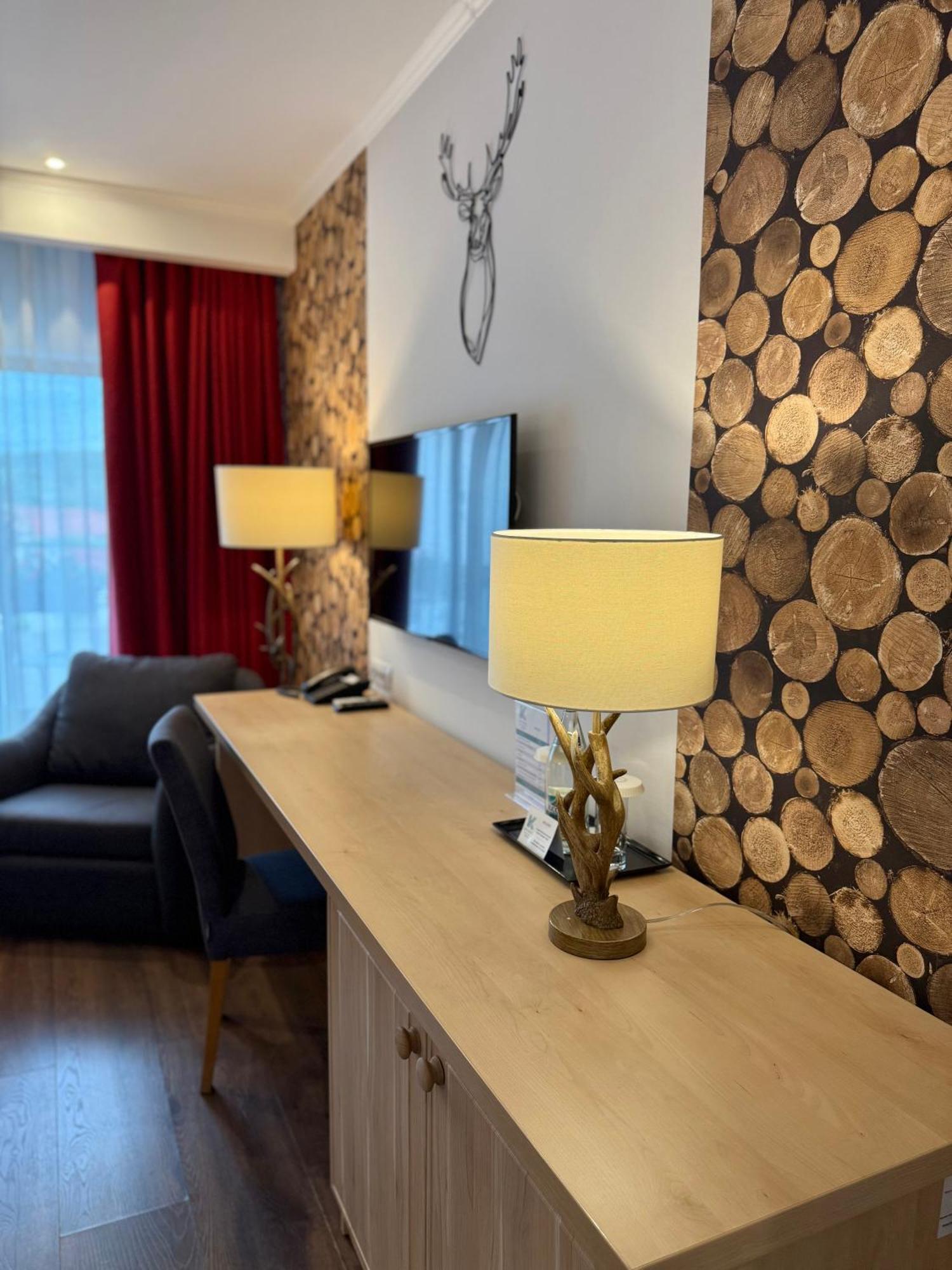 Krystal Boutique Mansion Otel Hunedoara Dış mekan fotoğraf