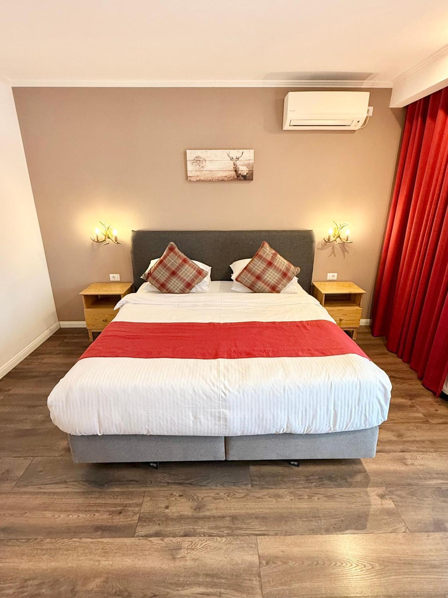 Krystal Boutique Mansion Otel Hunedoara Dış mekan fotoğraf