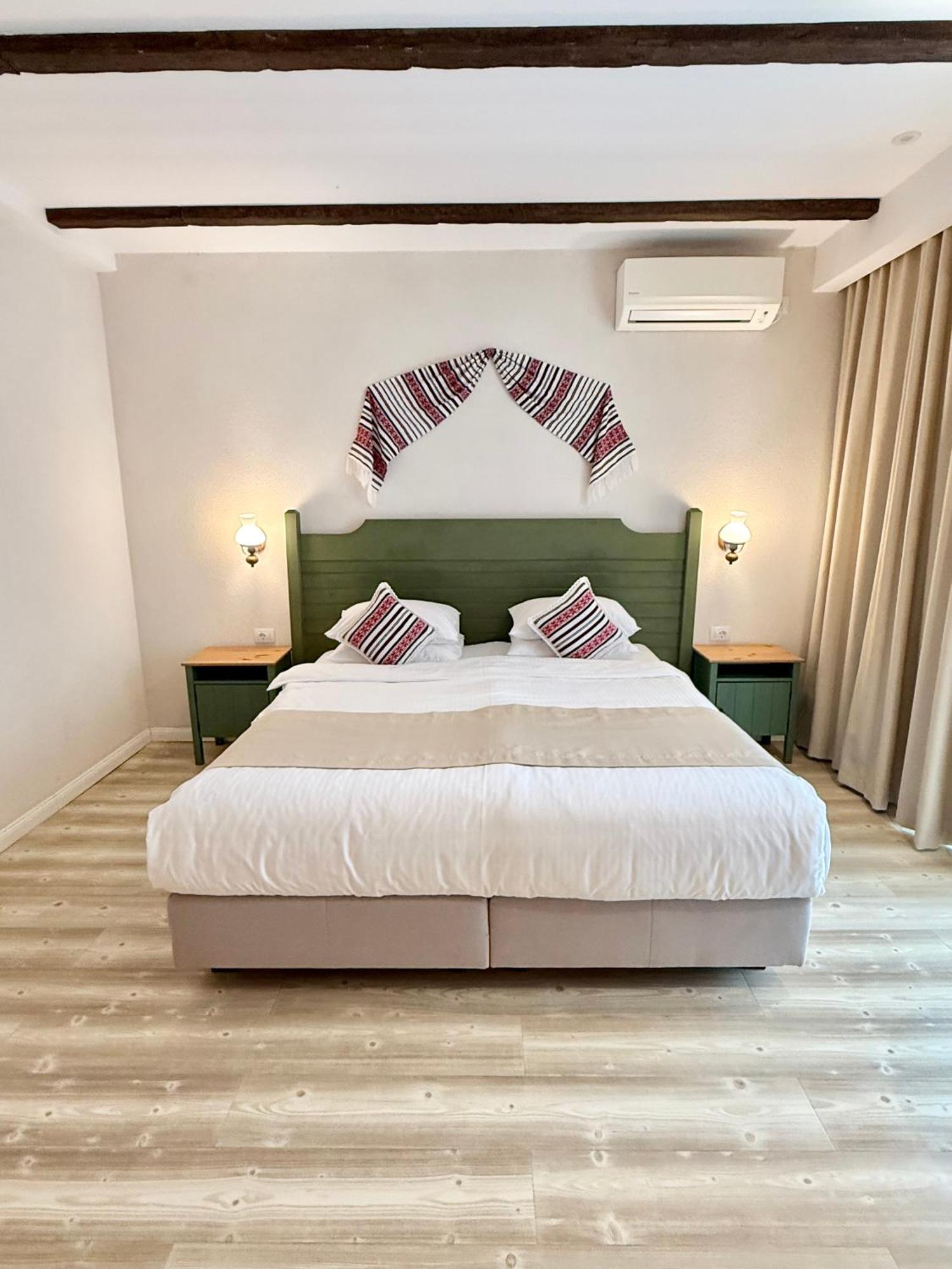 Krystal Boutique Mansion Otel Hunedoara Dış mekan fotoğraf