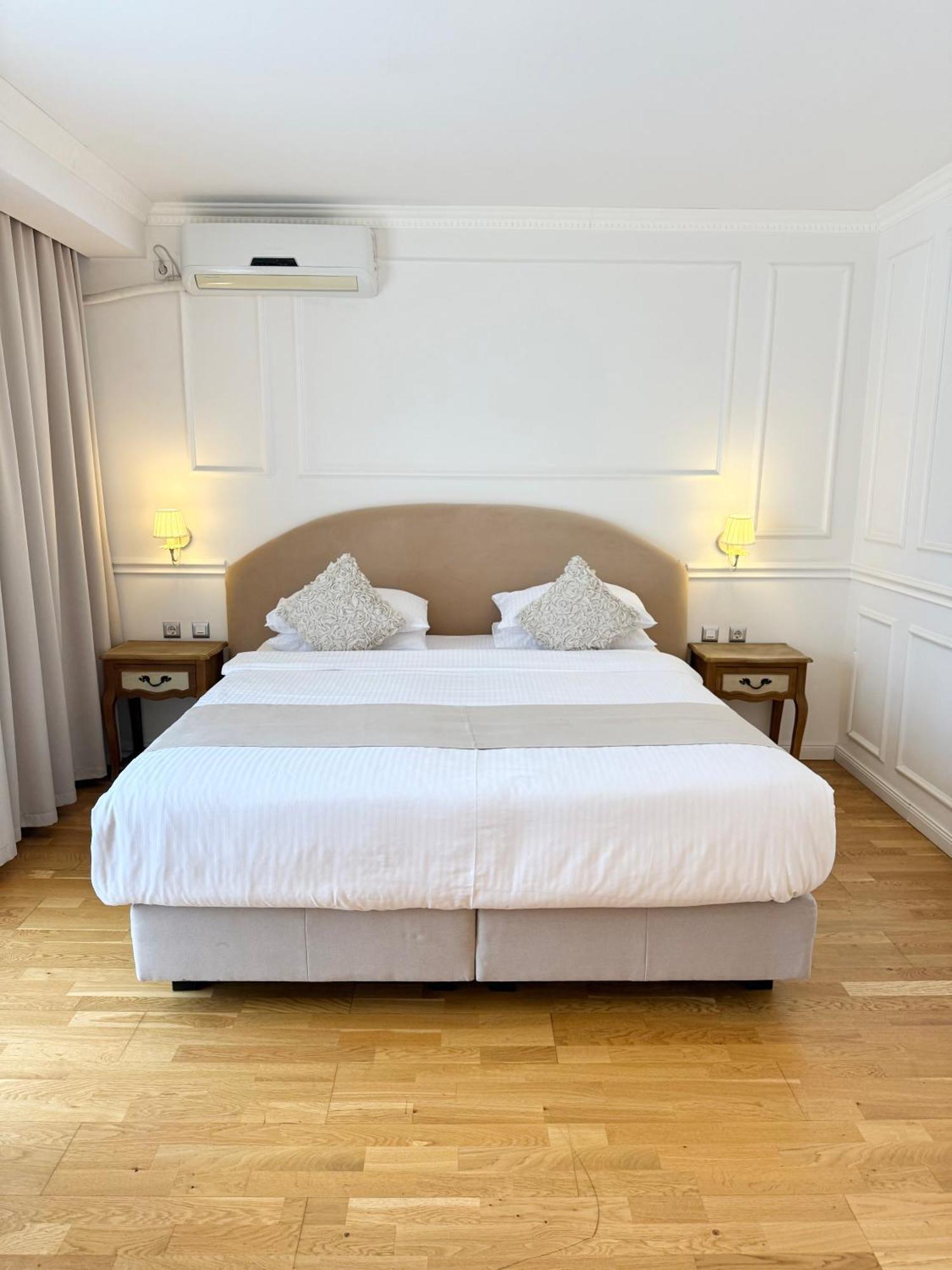 Krystal Boutique Mansion Otel Hunedoara Dış mekan fotoğraf