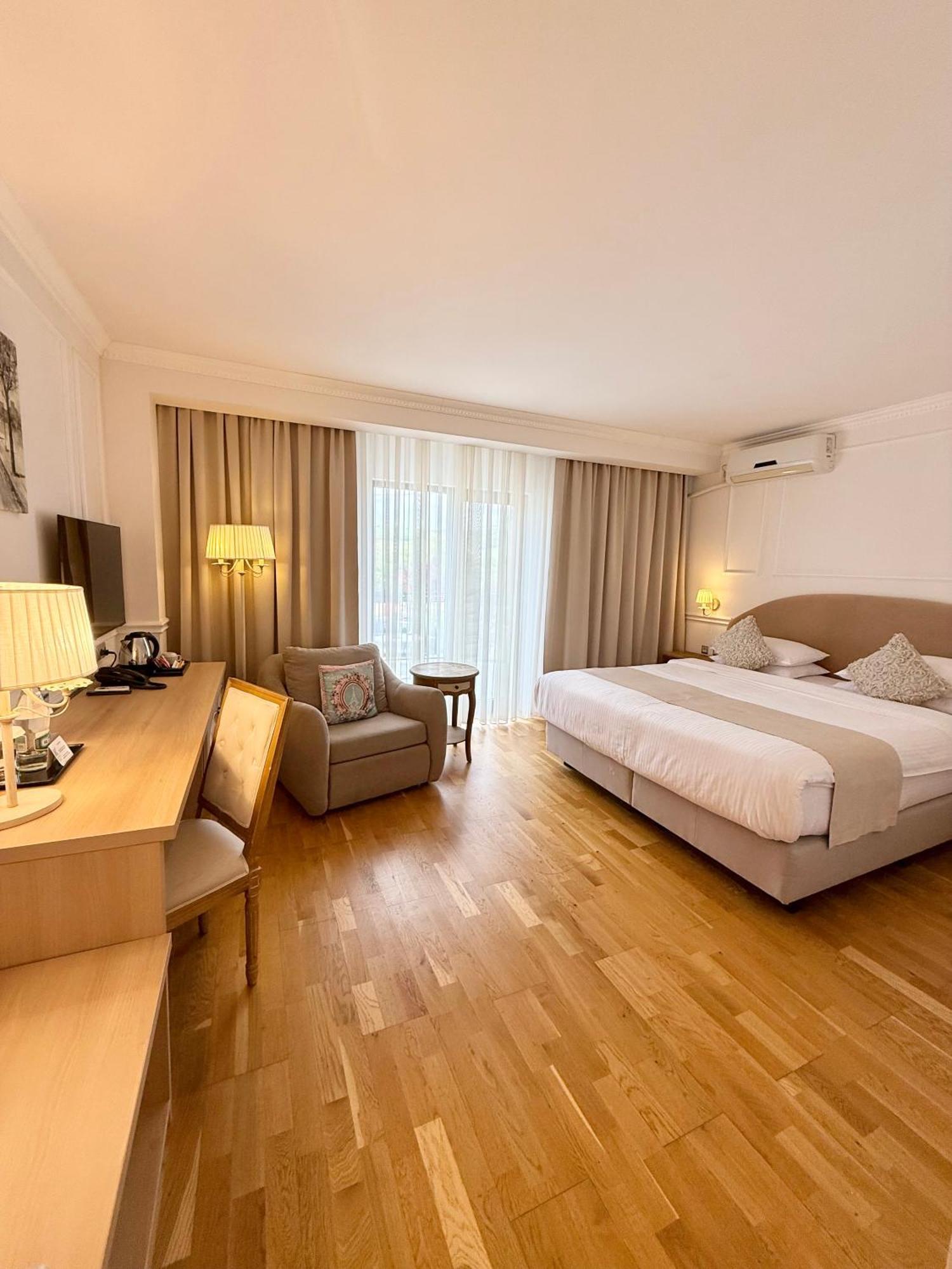 Krystal Boutique Mansion Otel Hunedoara Dış mekan fotoğraf